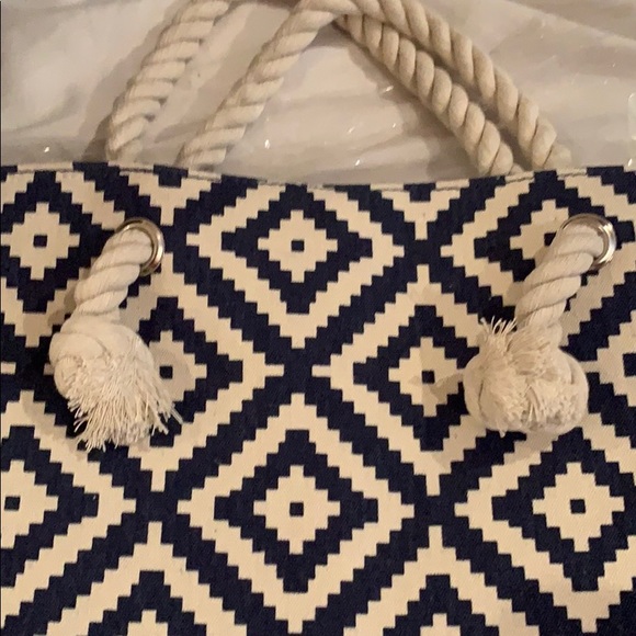 NWOT - Summer & Rose Navy Diamond Tote - Picture 4 of 7